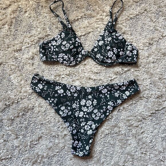 Zaful Other - Zaful Green Daisy Floral Ditsy underwire Bikini Size M/6
